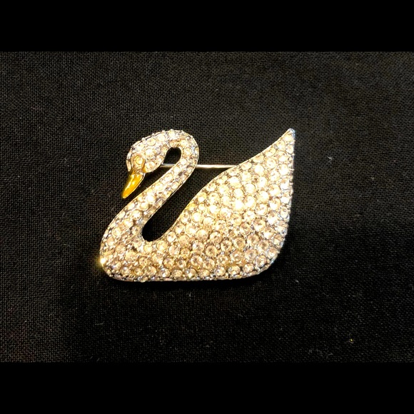 Swarovski Accessories - Swarovski swan brooch with signature